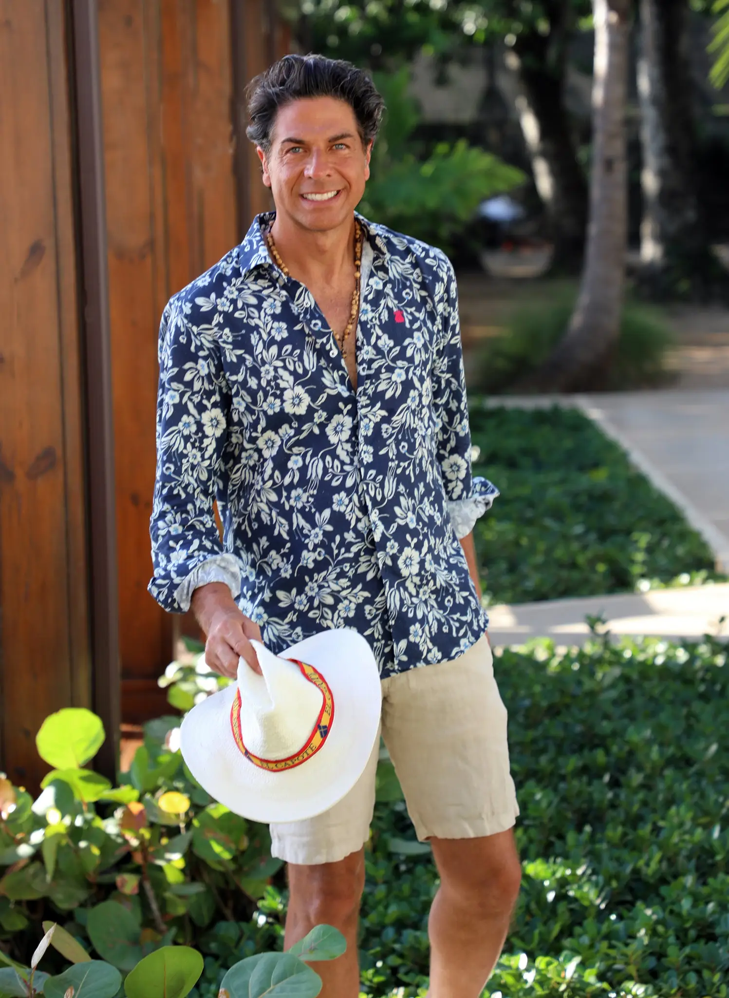 Camisa Lino Azul Flores Beige Hombre - Image 3