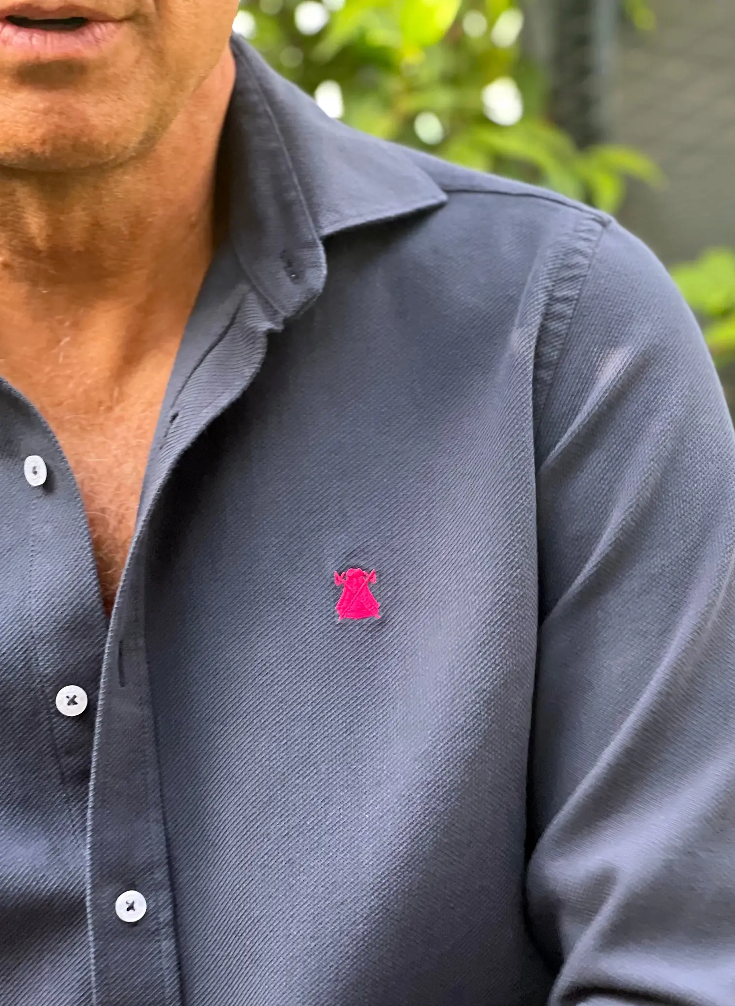 Camisa Azul Grisacea Nido de Abeja Capote Rosa Hombre - Image 4