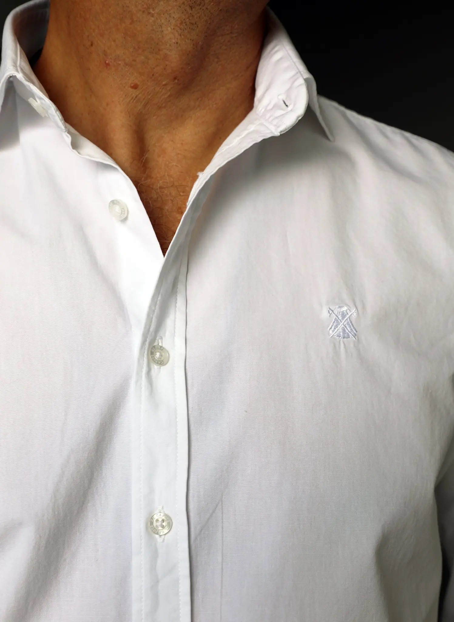 Camisa Blanca Popelín Cuello Sport Hombre - Image 3