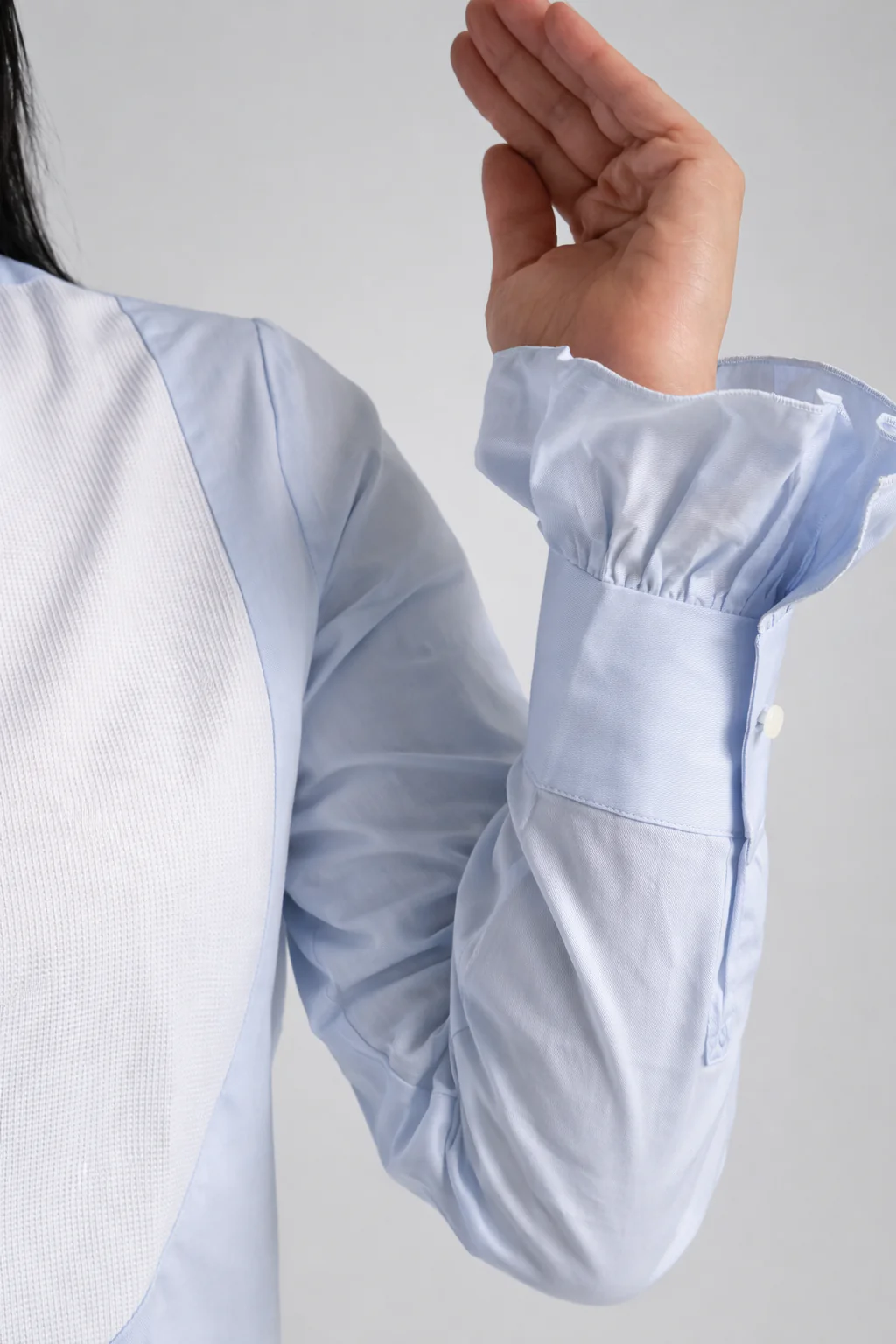 Camisa Celeste Pechera con Volante Puño Mujer - Image 4