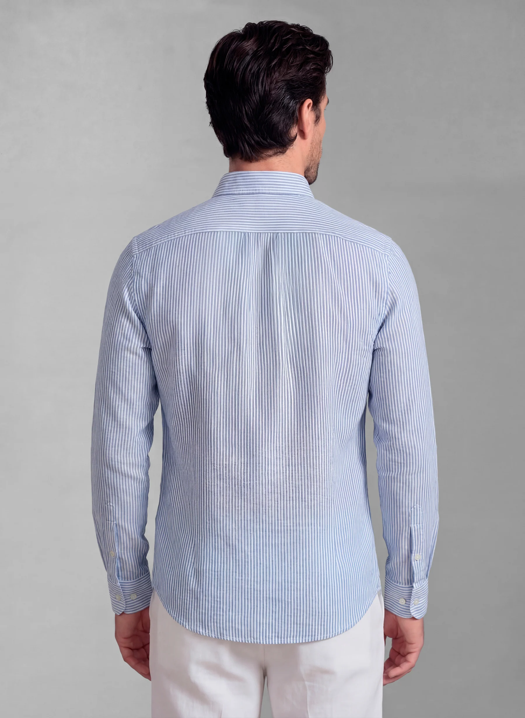 Camisa Rayas Azules Lino Cuello Botón Hombre - Image 3