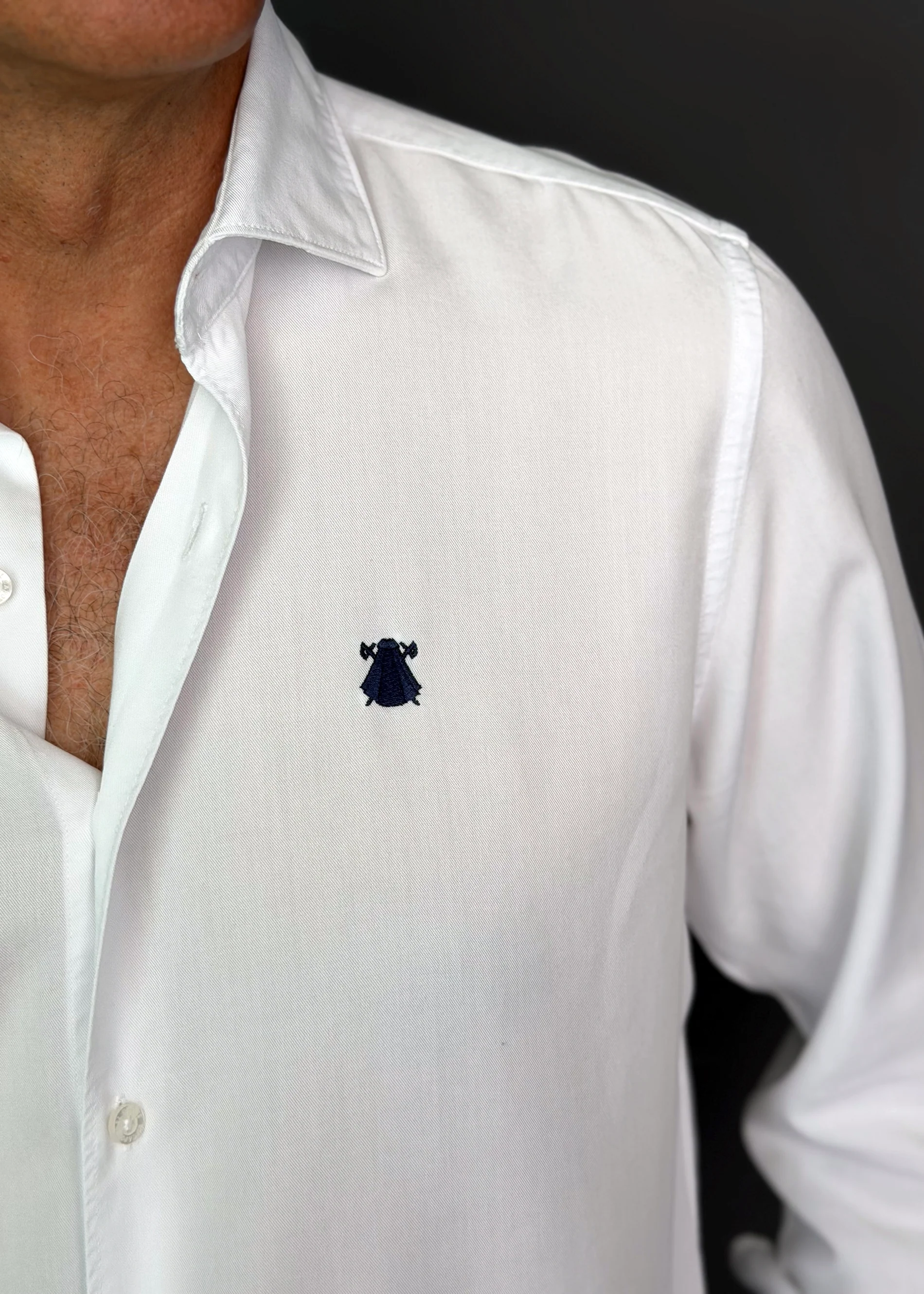 Camisa Tencel Blanca Cuello Italiano Hombre - Image 2