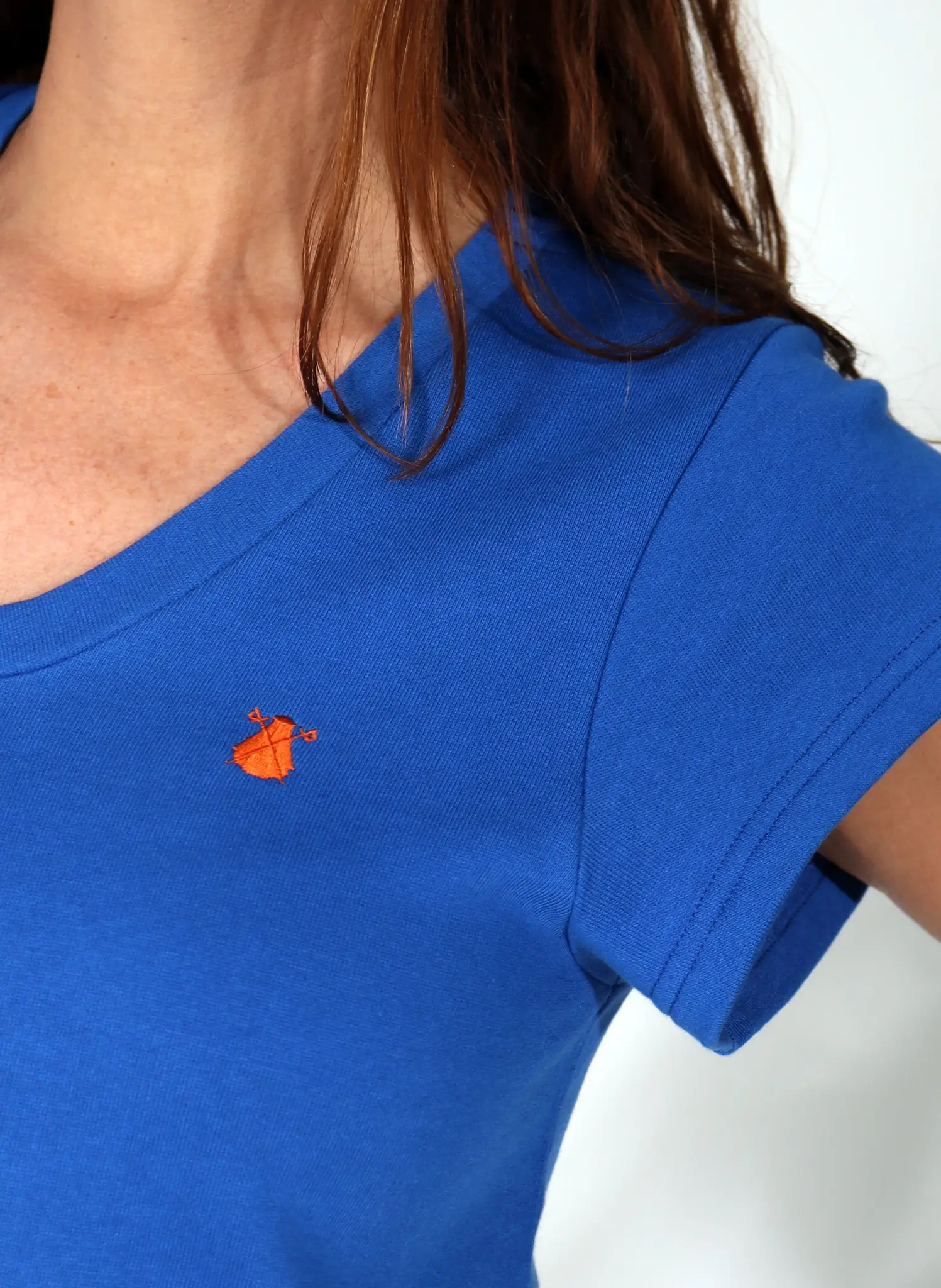 Camiseta Azulón Mujer Cuello Pico - Image 3
