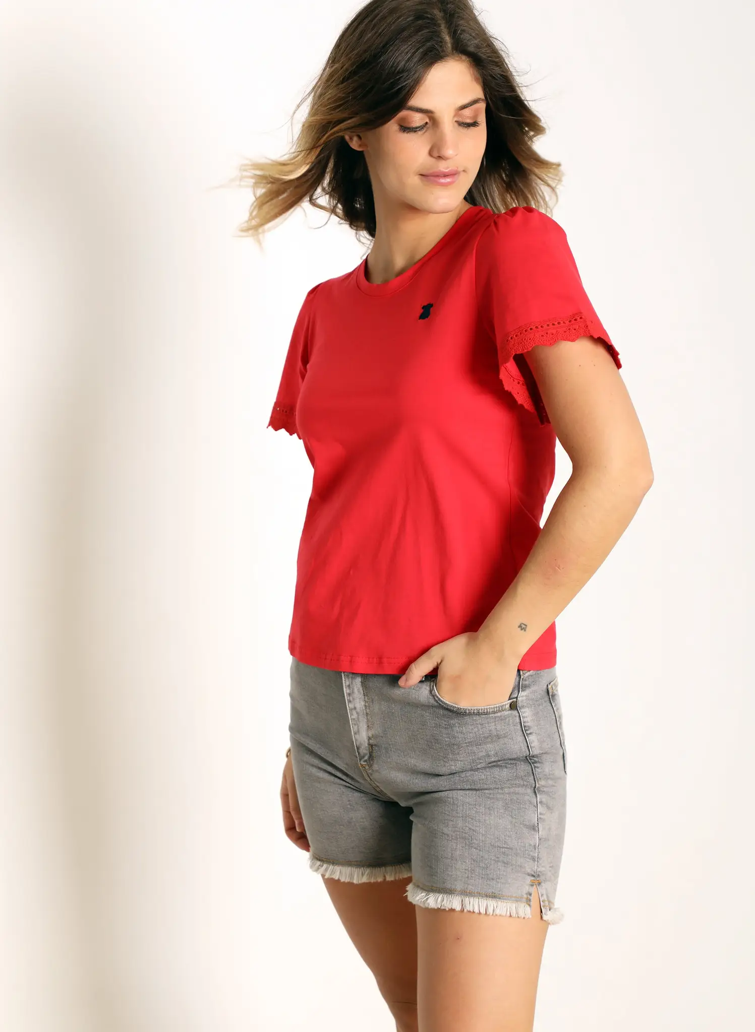 Camiseta Mujer Roja Manga Cinta Encaje - Image 4