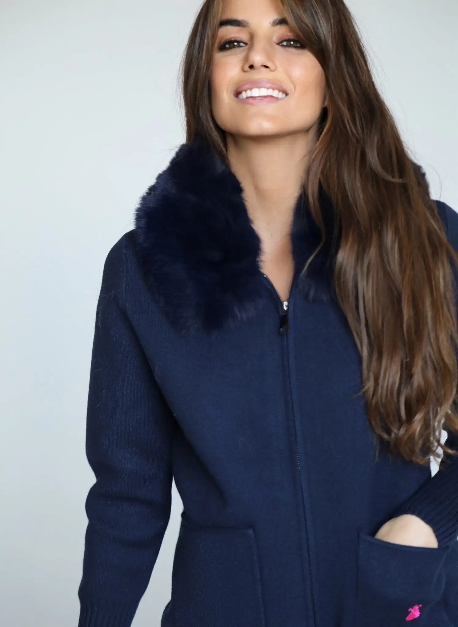 Chaqueta Azul Marino Cuello Pelo Desmontable Mujer - Image 4