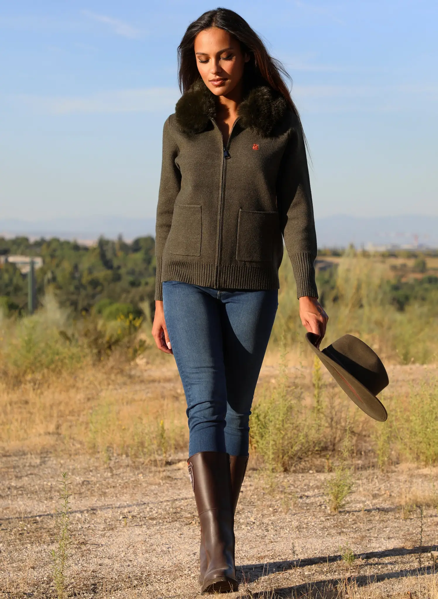Chaqueta Verde Kaki Cuello Pelo Desmontable Mujer - Image 4