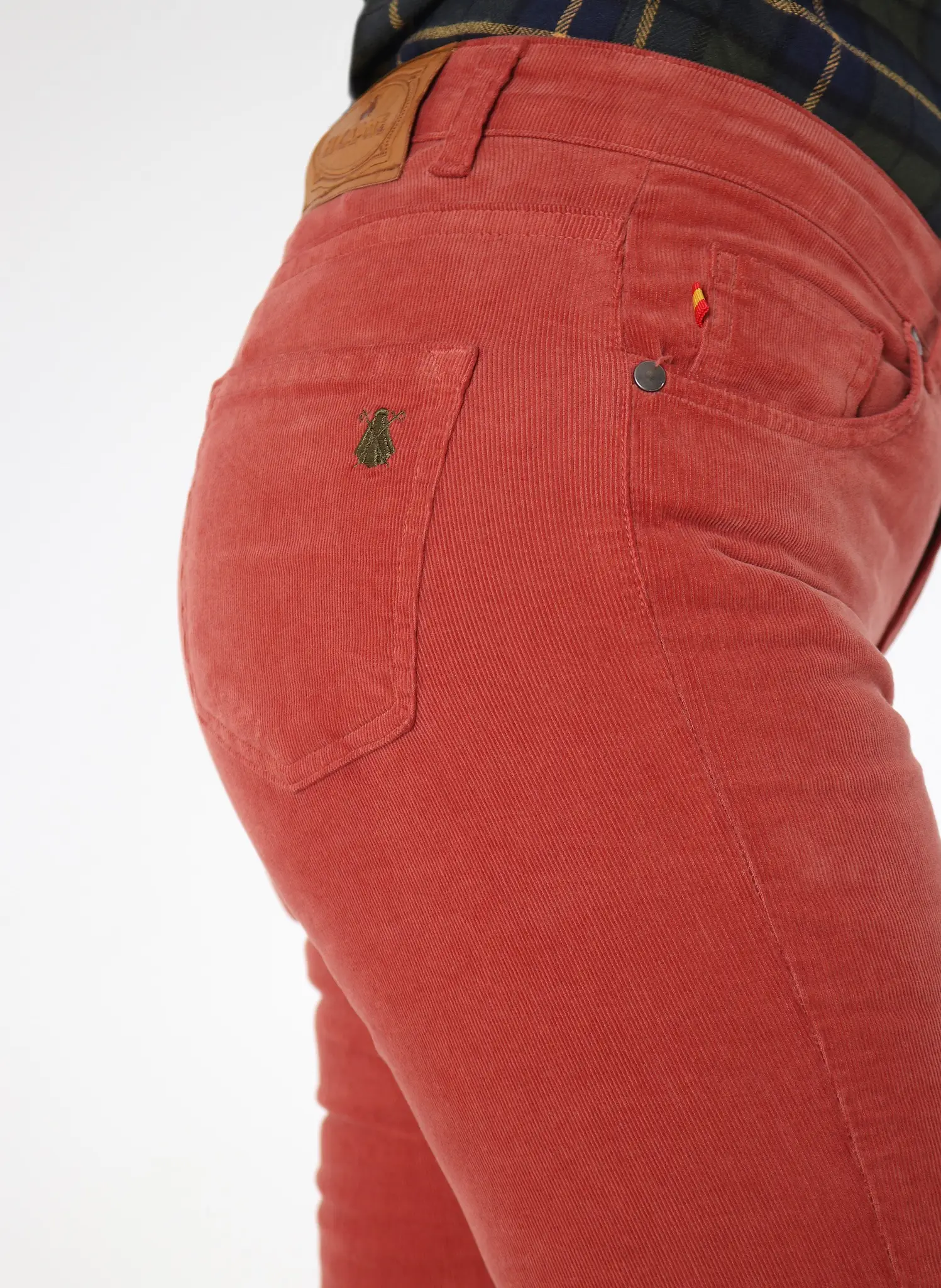 Pantalón Teja Micro Pana Mujer - Image 5