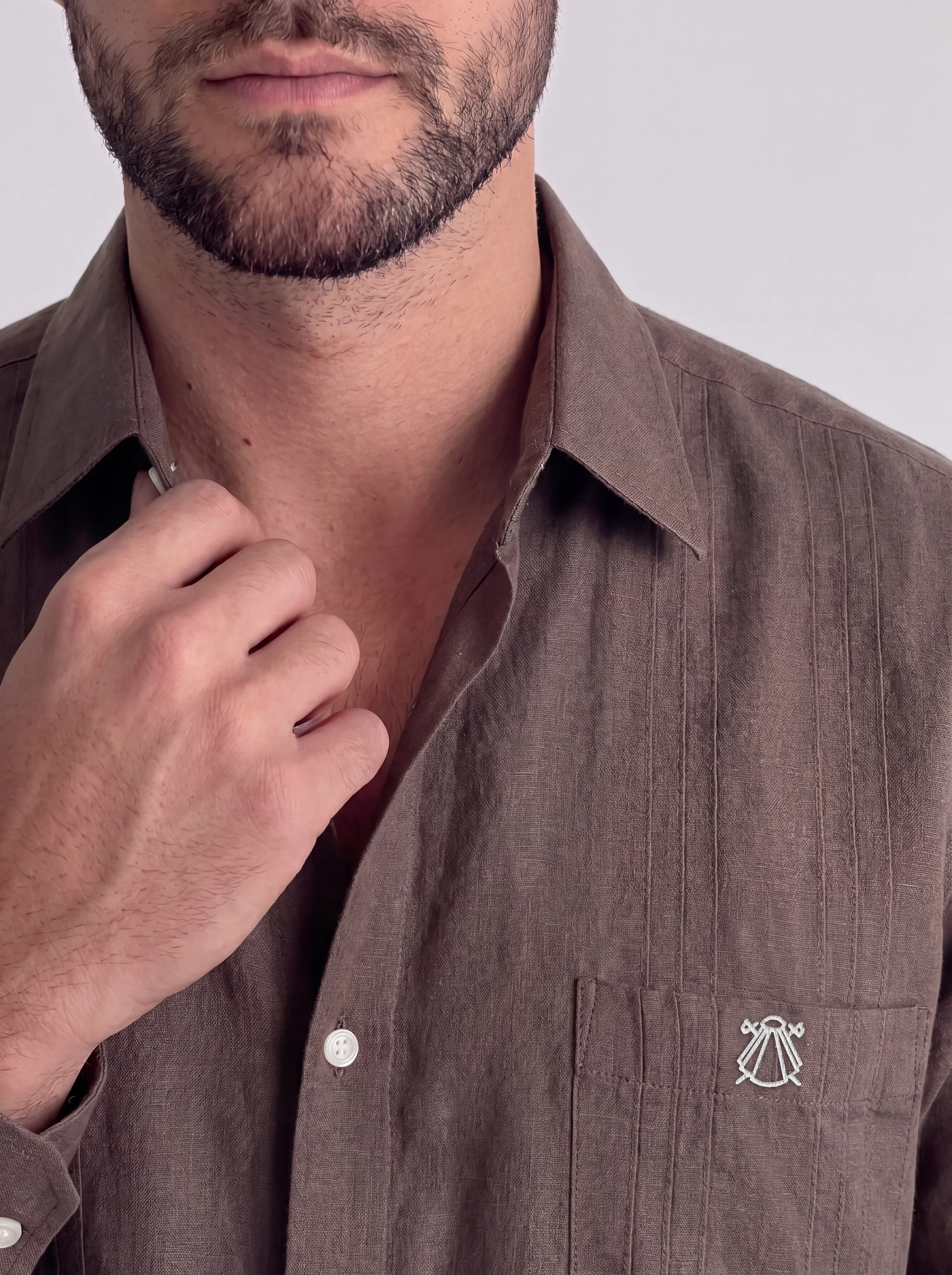 Guayabera Marrón Chocolate Hombre - Image 3