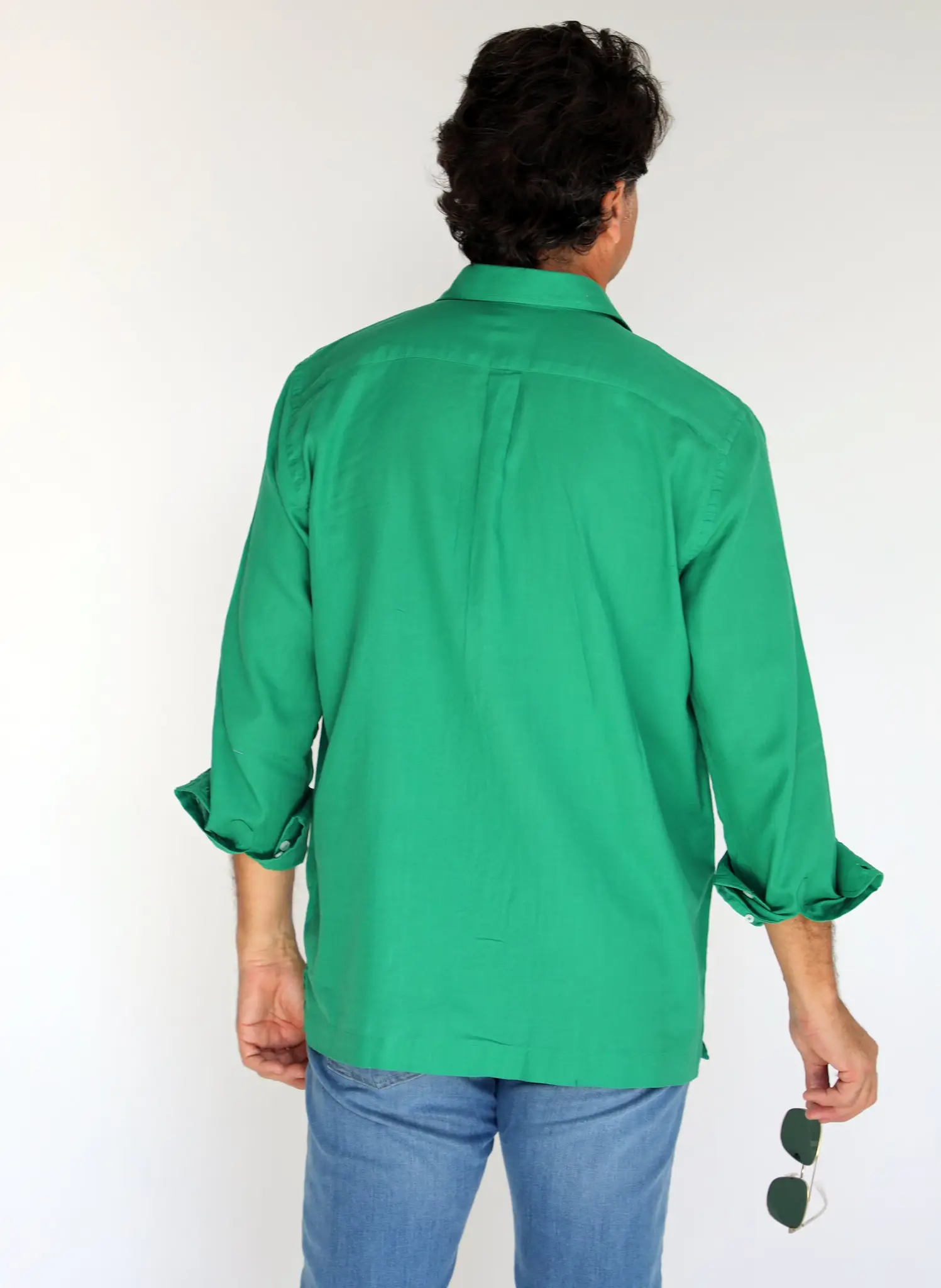 Guayabera Verde Esmeralda Shibuya Hombre - Image 4