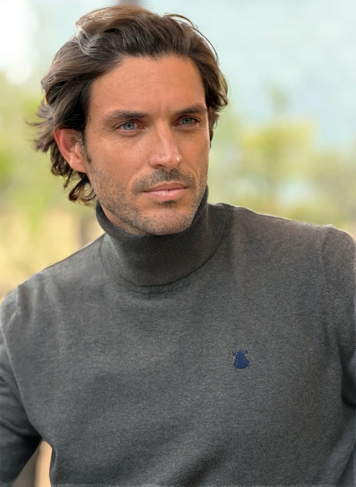 Jersey Cuello Alto Gris Hombre - Image 5