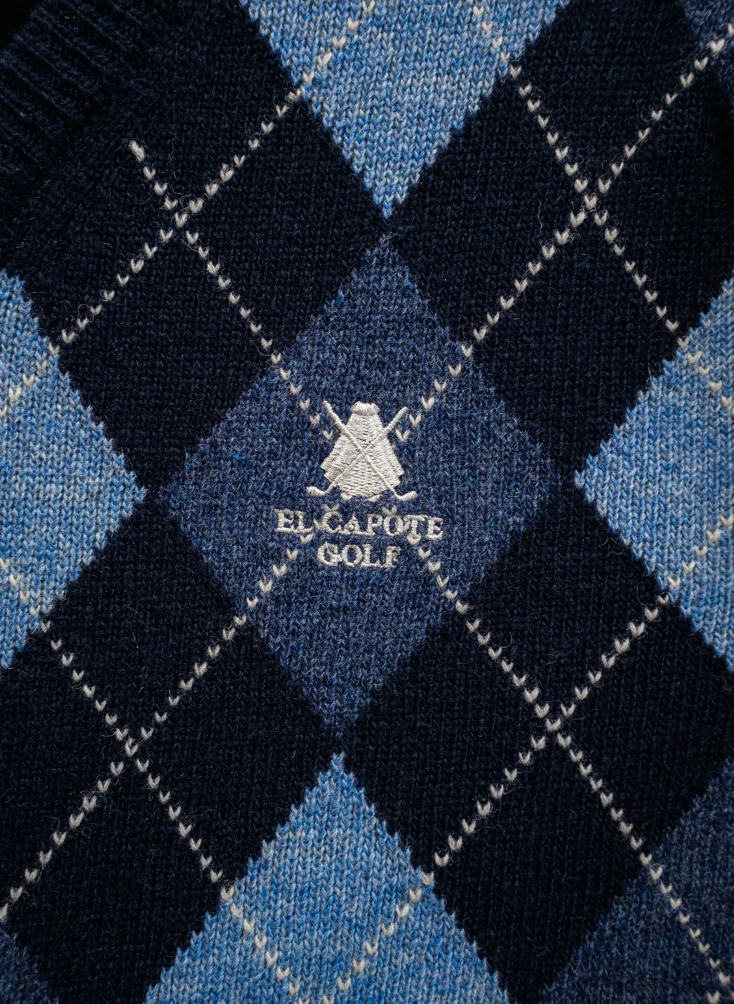 Chaleco Azul Lambswool Cuello Pico Rombos Mujer - Image 3