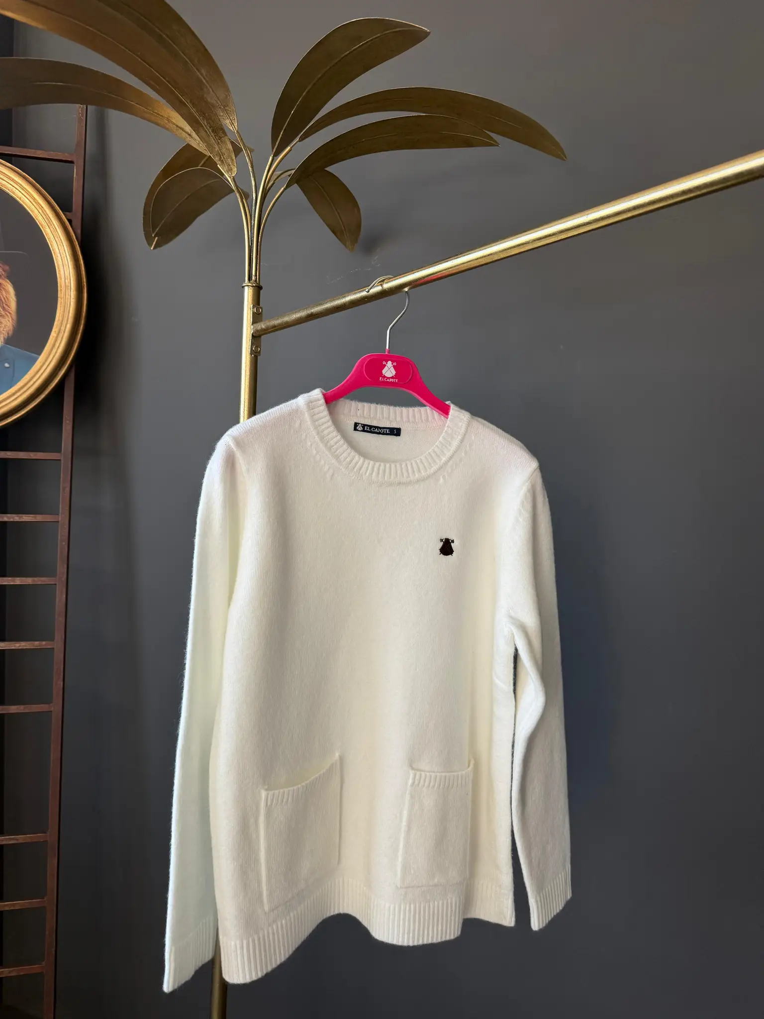 Jersey Blanco Roto Botones Mujer - Image 6