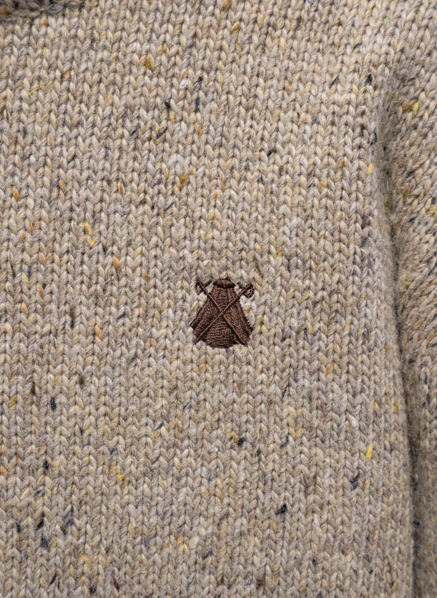 Jersey Camel Jaspeado Cuello Caja Hombre - Image 3