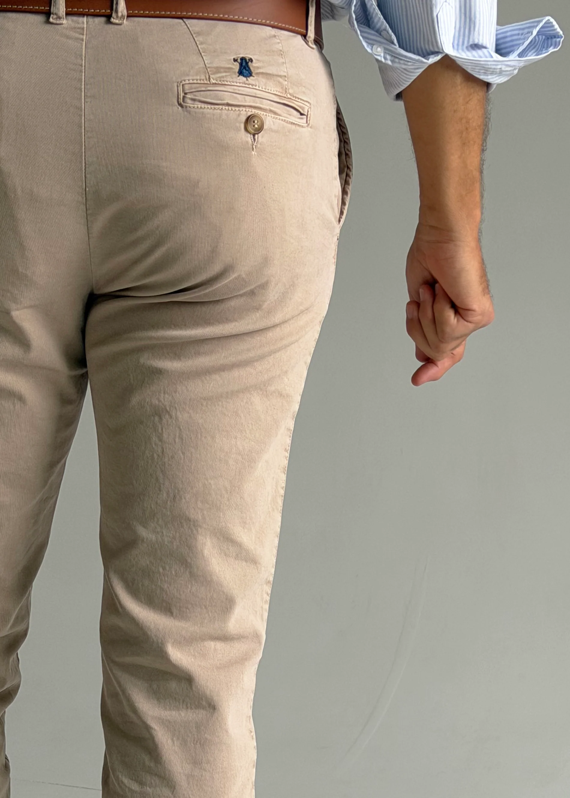 Pantalón Chino Beige Confort Hombre - Image 2