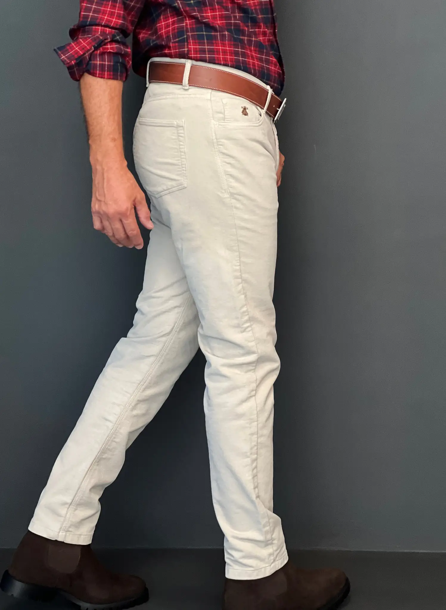 Pantalón 5 bolsillos Micro Pana Beige Hombre - Image 3