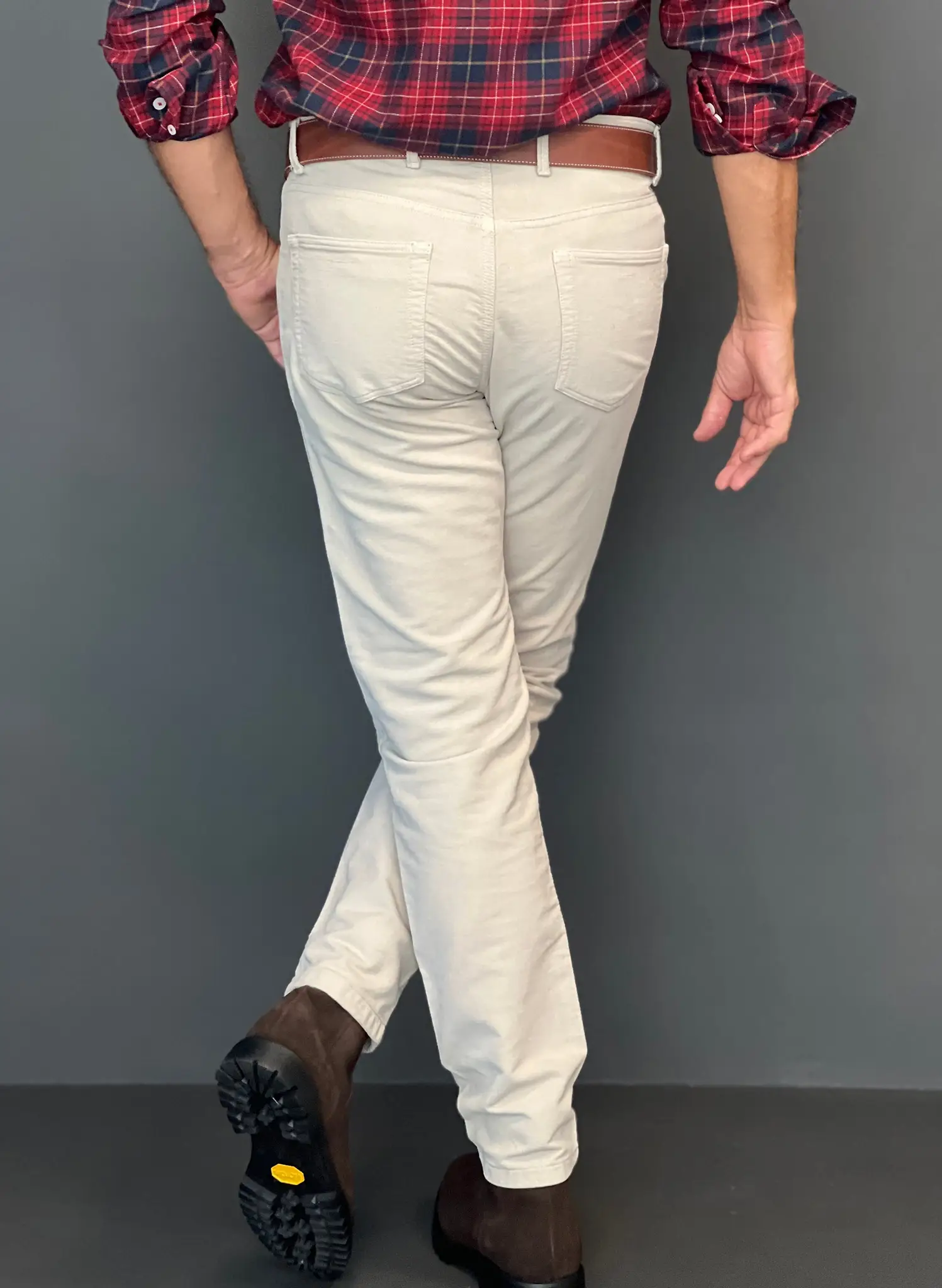 Pantalón 5 bolsillos Micro Pana Beige Hombre - Image 4