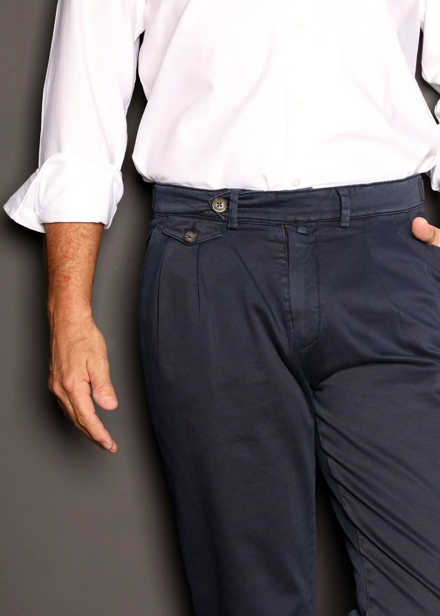 Pantalón Tipo Chino Azul Hombre - Image 3
