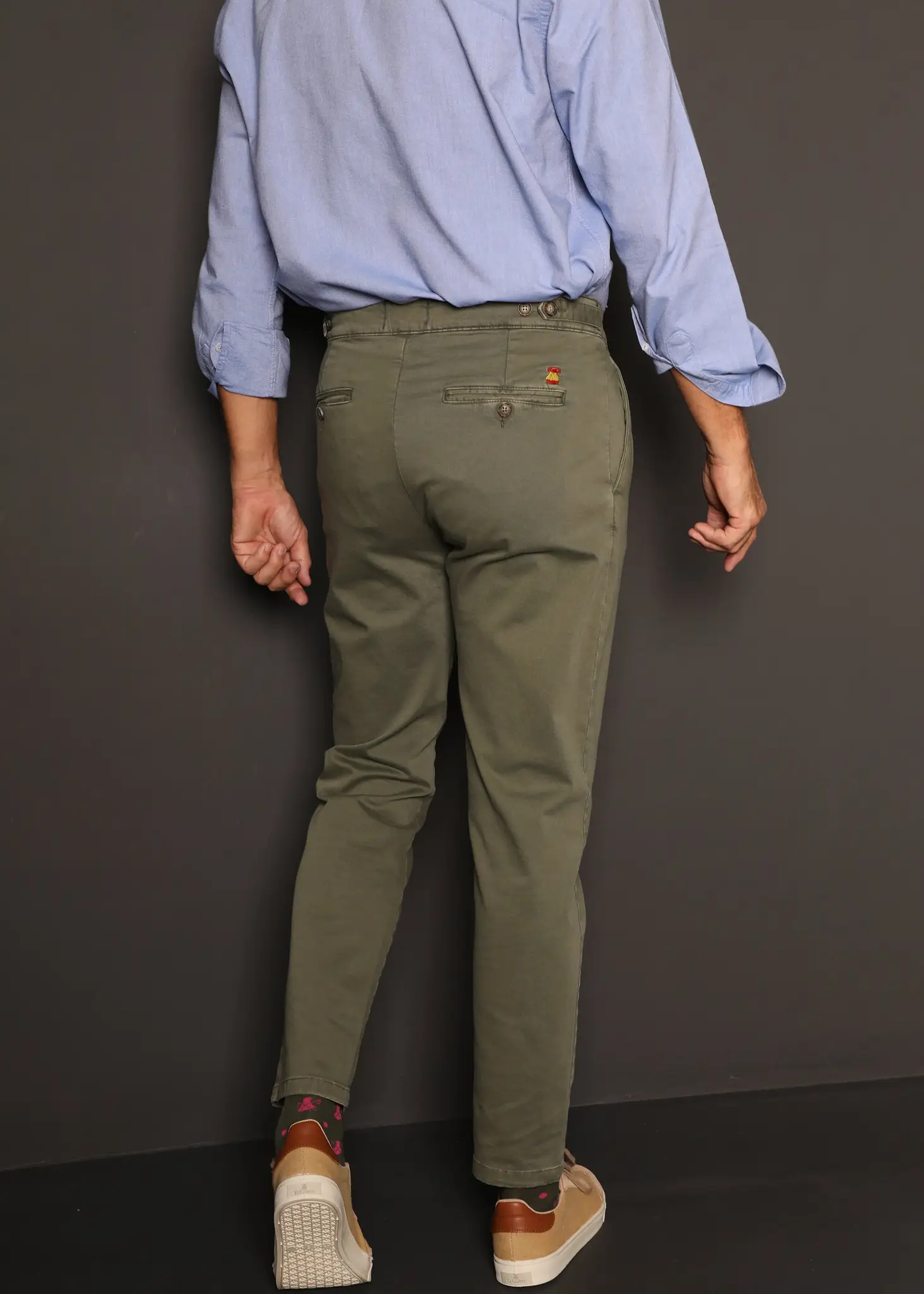 Pantalón Tipo Chino Verde Kaki Hombre - Image 5
