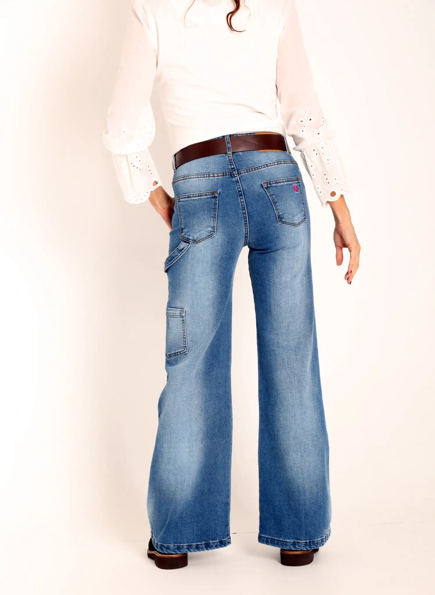 Pantalón Vaquero Ancho Tiro Medio Mujer - Image 4