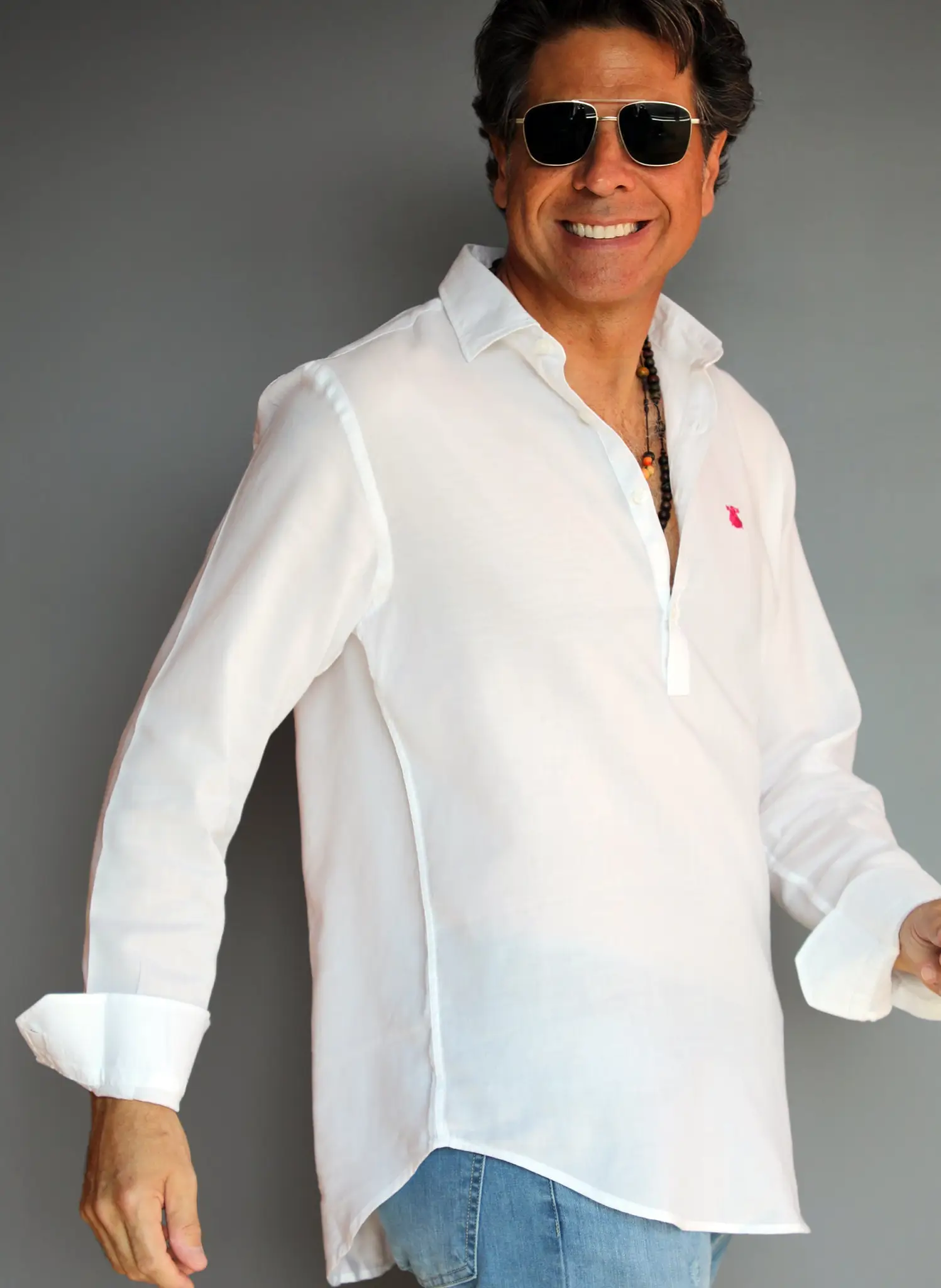 Polera Blanca Shibuya Cuello Soft Capote Rosa Hombre - Image 2