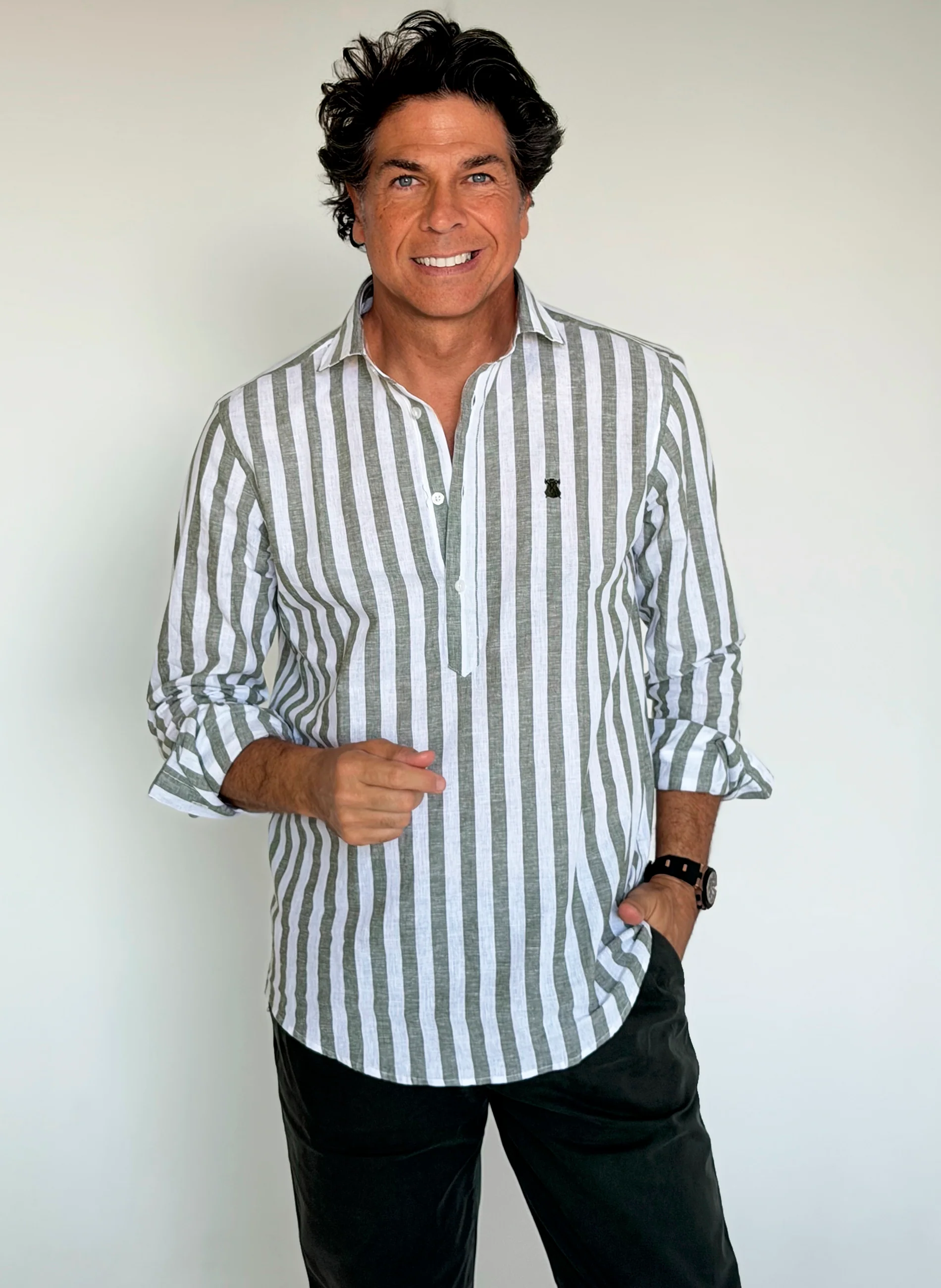 Polera Raya Ancha Kaki Lino Hombre - Image 4