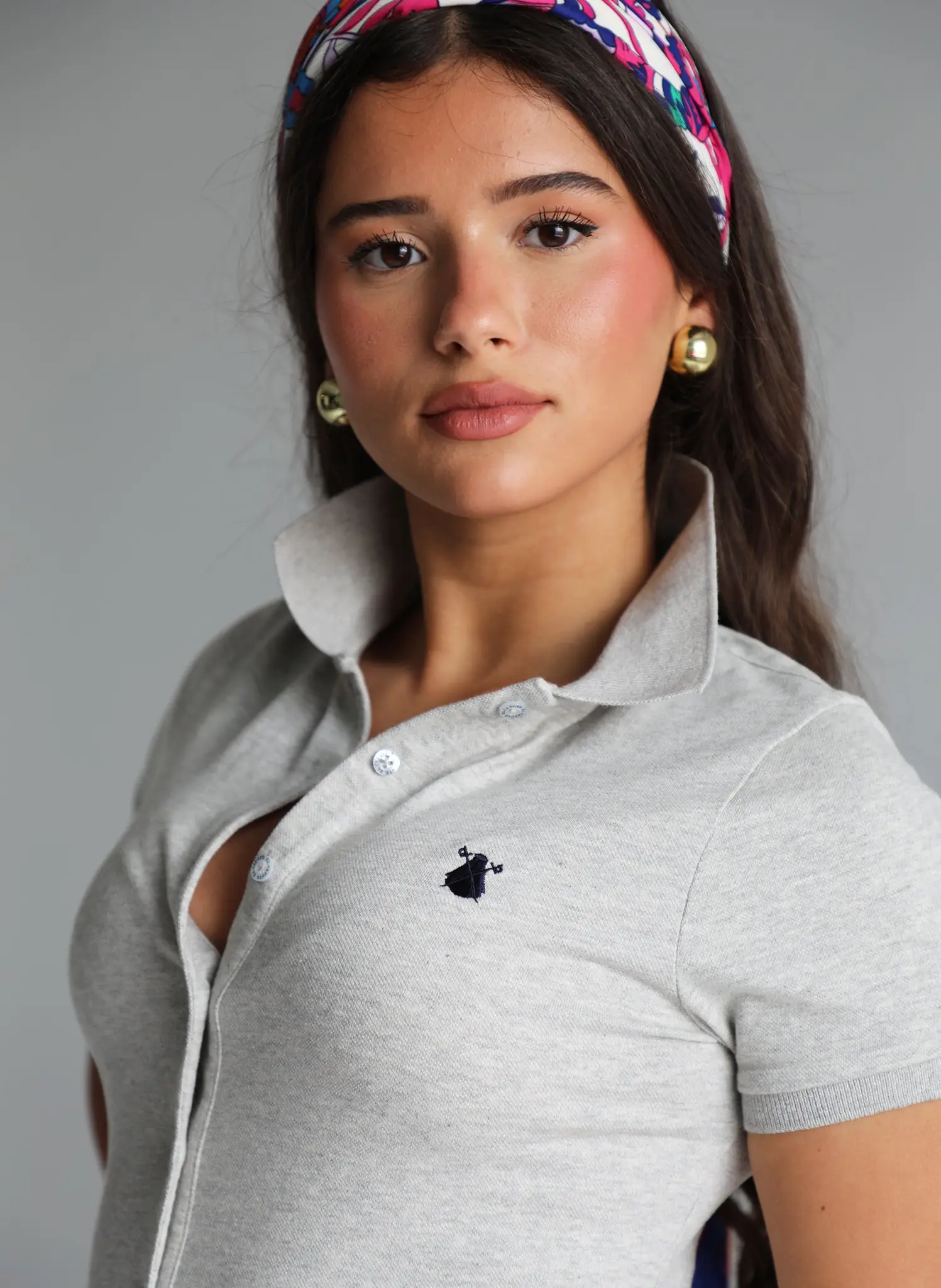 Polo Gris con Tapeta Abotonada Mujer - Image 6