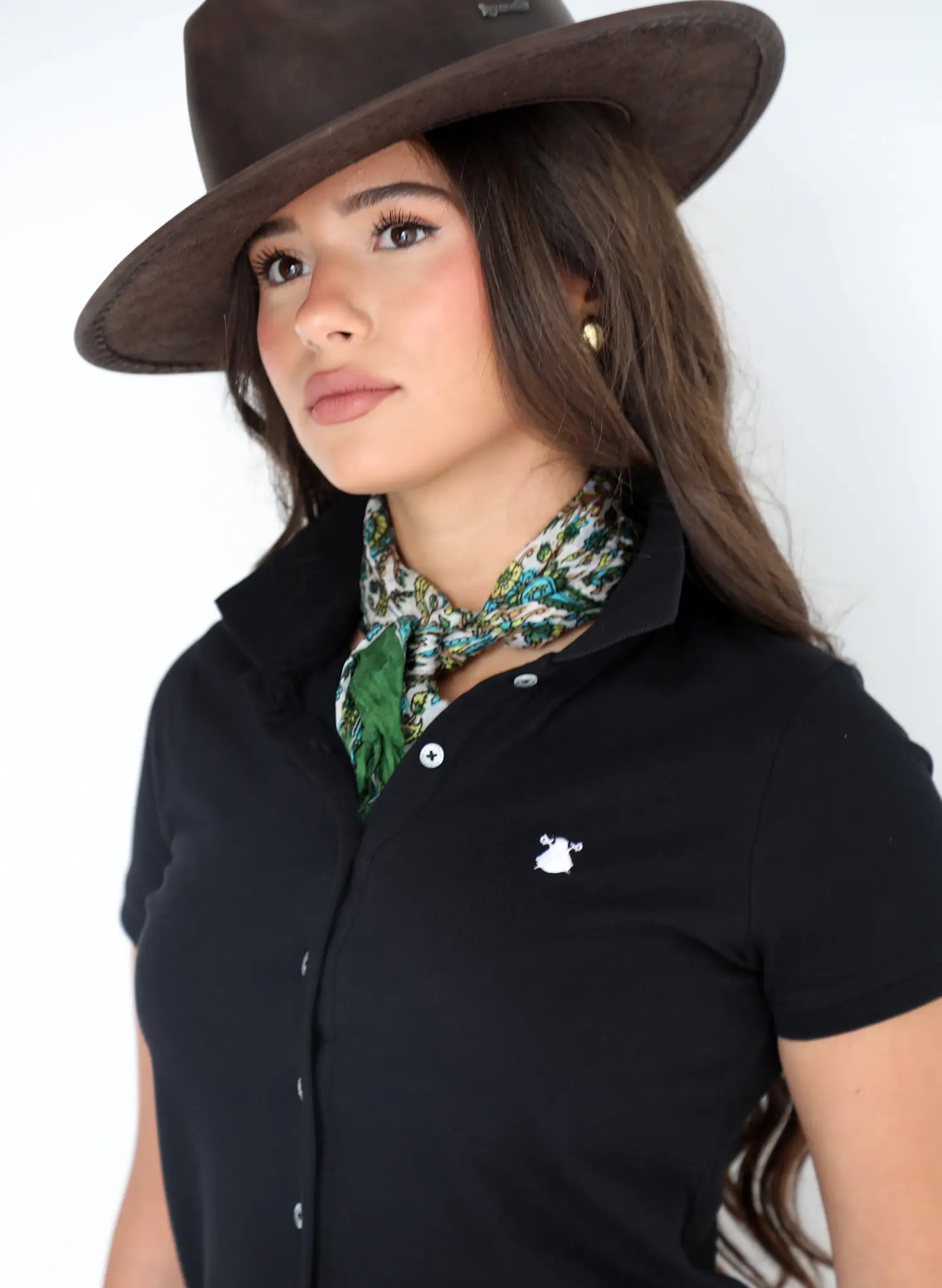 Polo Negro con Tapeta Abotonada Mujer - Image 4